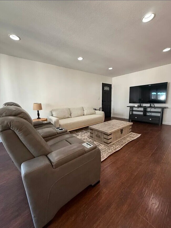Building Photo - 2852 Sawtelle Blvd