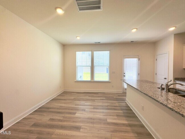 Building Photo - 23 Bibury Wy