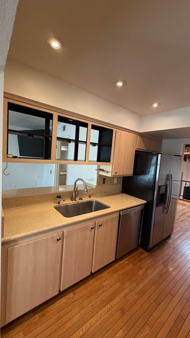 Building Photo - DESIRABLE TWO BEDROOM TWO BATH HOME IN STUDIO CITY