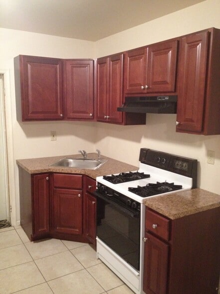 Building Photo - 1414 Siegel St