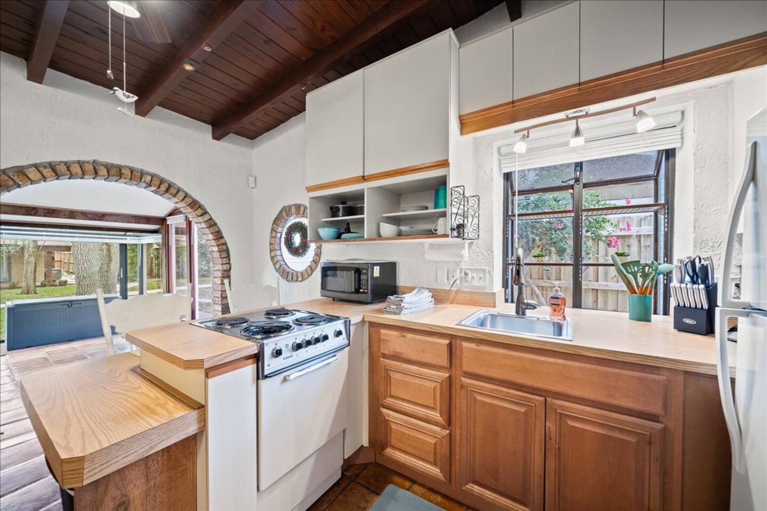 Building Photo - 408 Harrison Ave