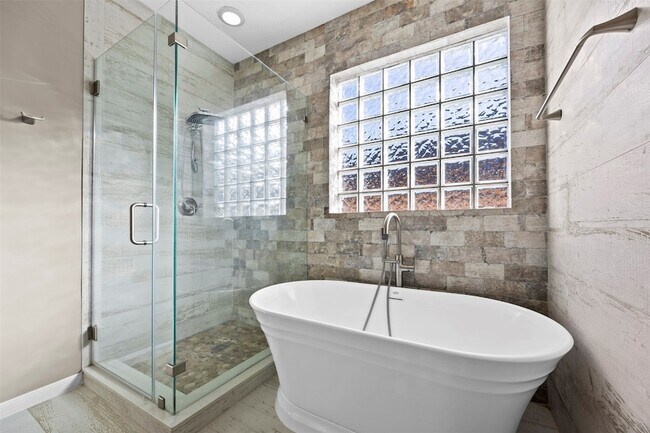 Building Photo - 11118 Sprucedale Ct