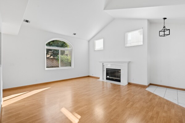 Building Photo - 1124 Grass Valley Way