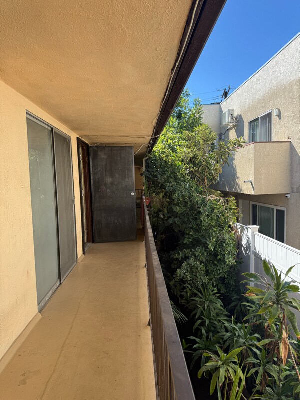 Building Photo - 1231 N Formosa Ave