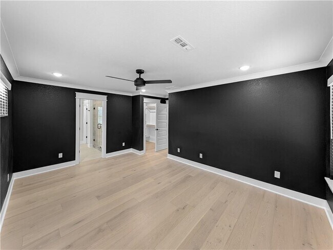 Building Photo - 30 Benwick Ln