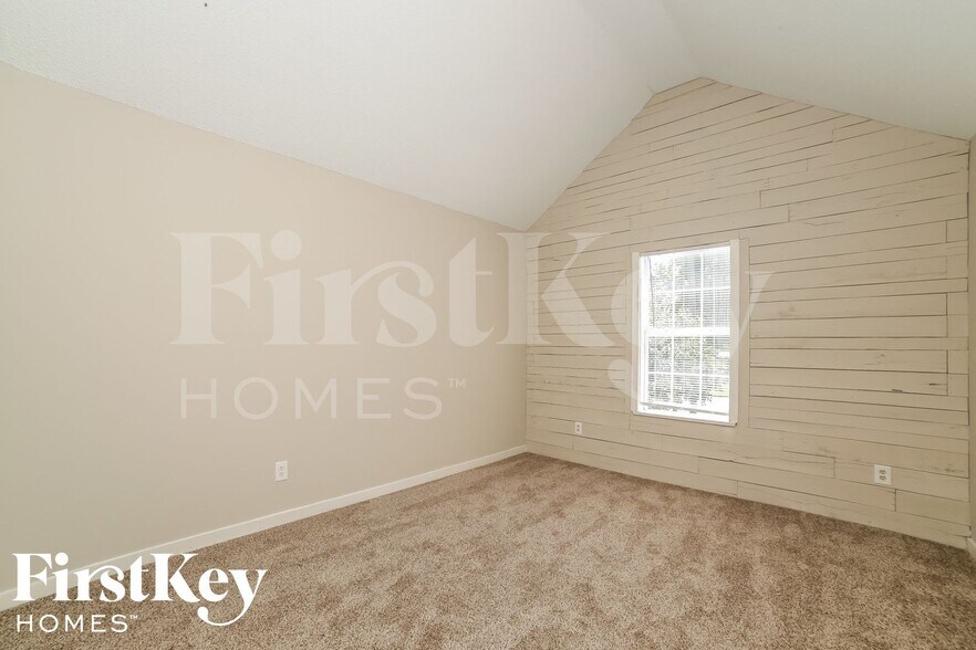Building Photo - 4470 White Hill Pl