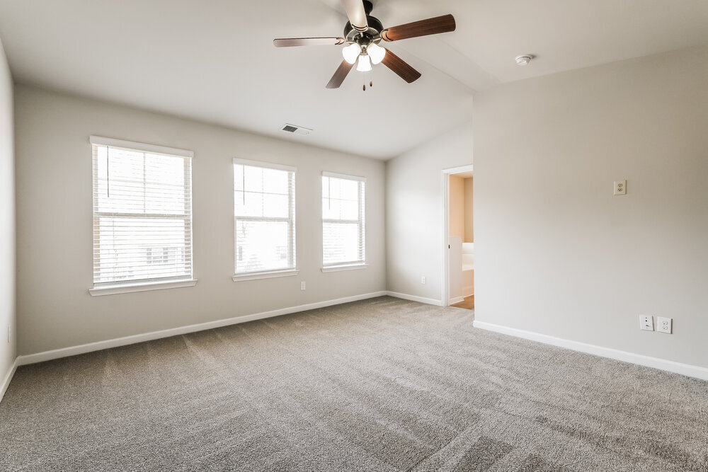 Building Photo - 140 Magnaview Dr