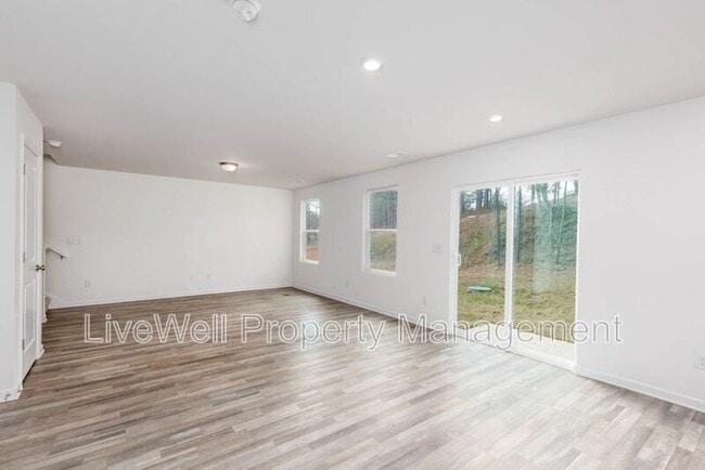 Building Photo - 30 Stevens Cv Dr