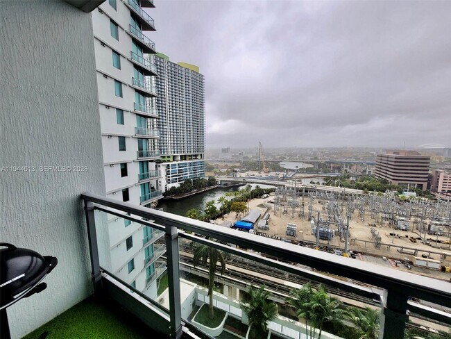 Building Photo - 92 SW 3rd St