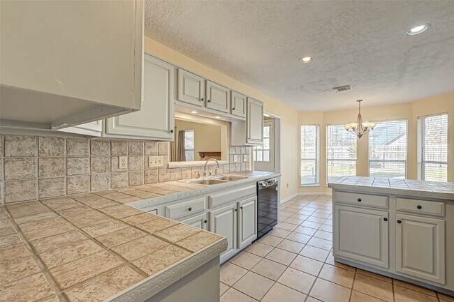 Building Photo - 13410 Lynnville Dr