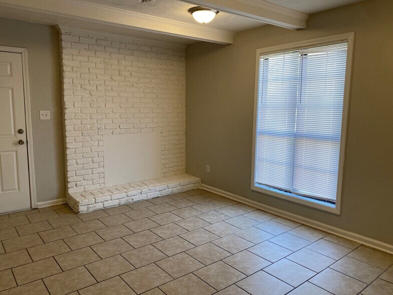 Building Photo - 31 Manchester Bay