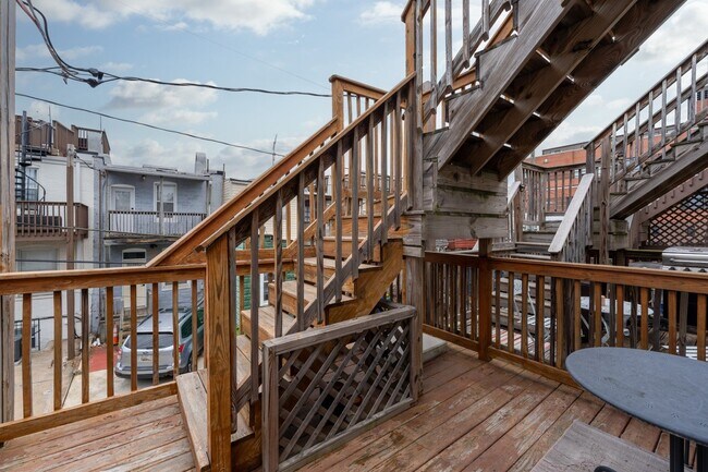 Building Photo - 216 S Robinson St