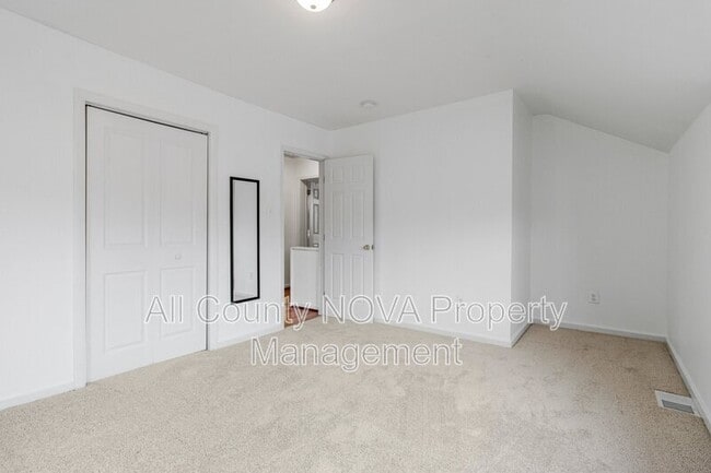 Building Photo - 8600 Lantern Ln