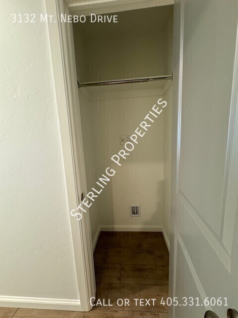 Building Photo - 3132 Mt Nebo Dr