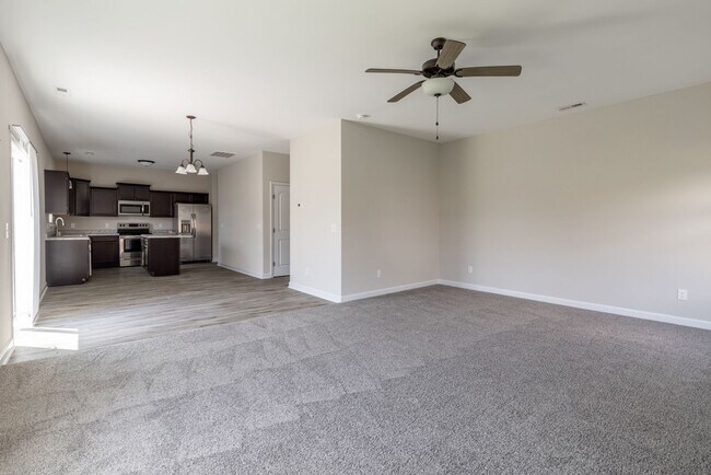 Building Photo - 4 Bedroom Home in Holly Ridge for Rent