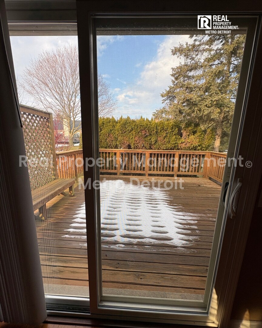 Building Photo - 2090 Cumberland Rd