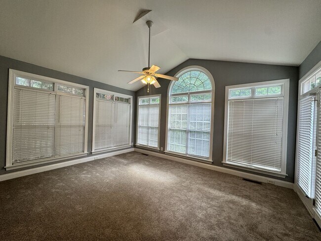 Building Photo - 515 Hannah McKenzie Dr