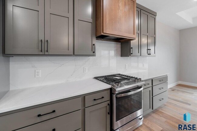 Building Photo - 1137 N Thompson Ave