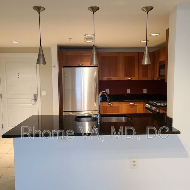 Building Photo - 2451 Midtown Ave