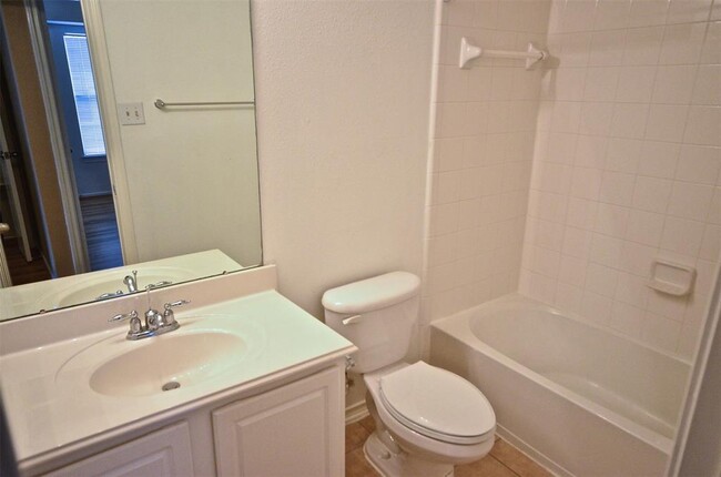 Building Photo - 5614 Redgrove Ln