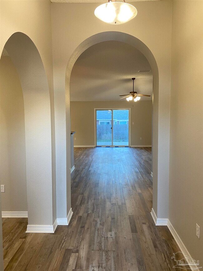 Building Photo - 5162 Brookside Dr