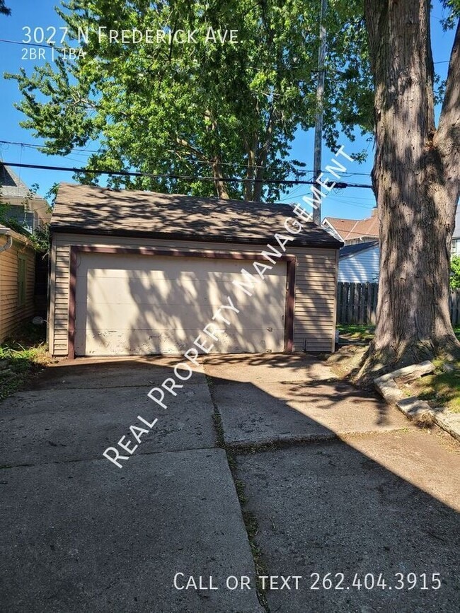 Building Photo - 3027 N Frederick Ave