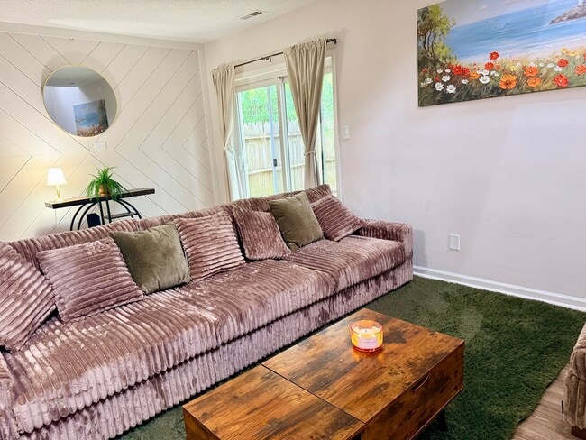 Building Photo - Gorgeous Single Family 4 bedroom furnished rental in Green Run