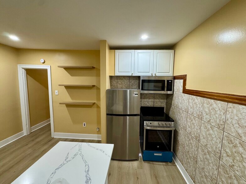 Building Photo - 4927 Wissahickon Ave