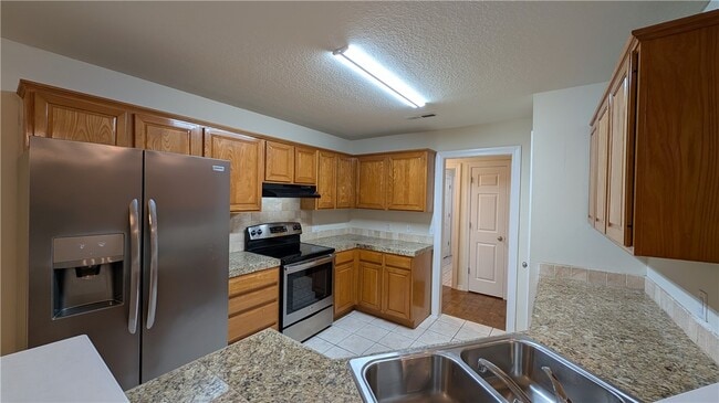 Building Photo - 2783 Boxwood Dr