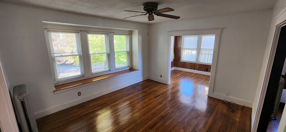 Building Photo - 14 Hurlcroft Ave
