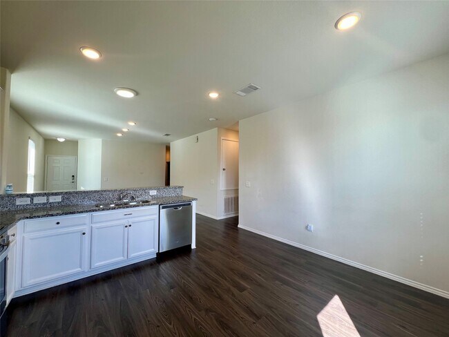 Building Photo - 25723 Bottlebrush Sedge St