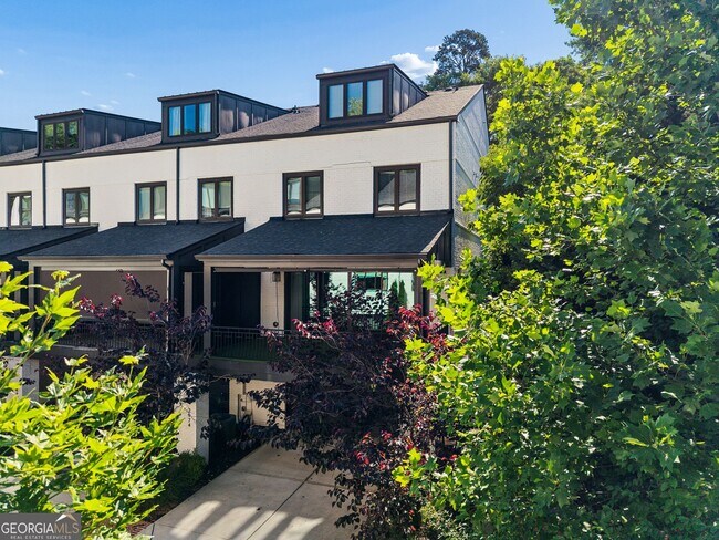 Building Photo - 2974 Hermance Dr NE