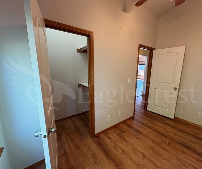 Building Photo - Three Bedroom, Two Bathroom House in Chape...