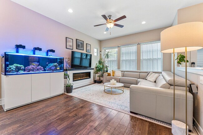 Building Photo - 9325 E 58th Dr