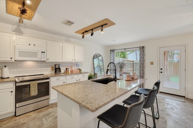 Building Photo - 30 Butterfly Branch Pl