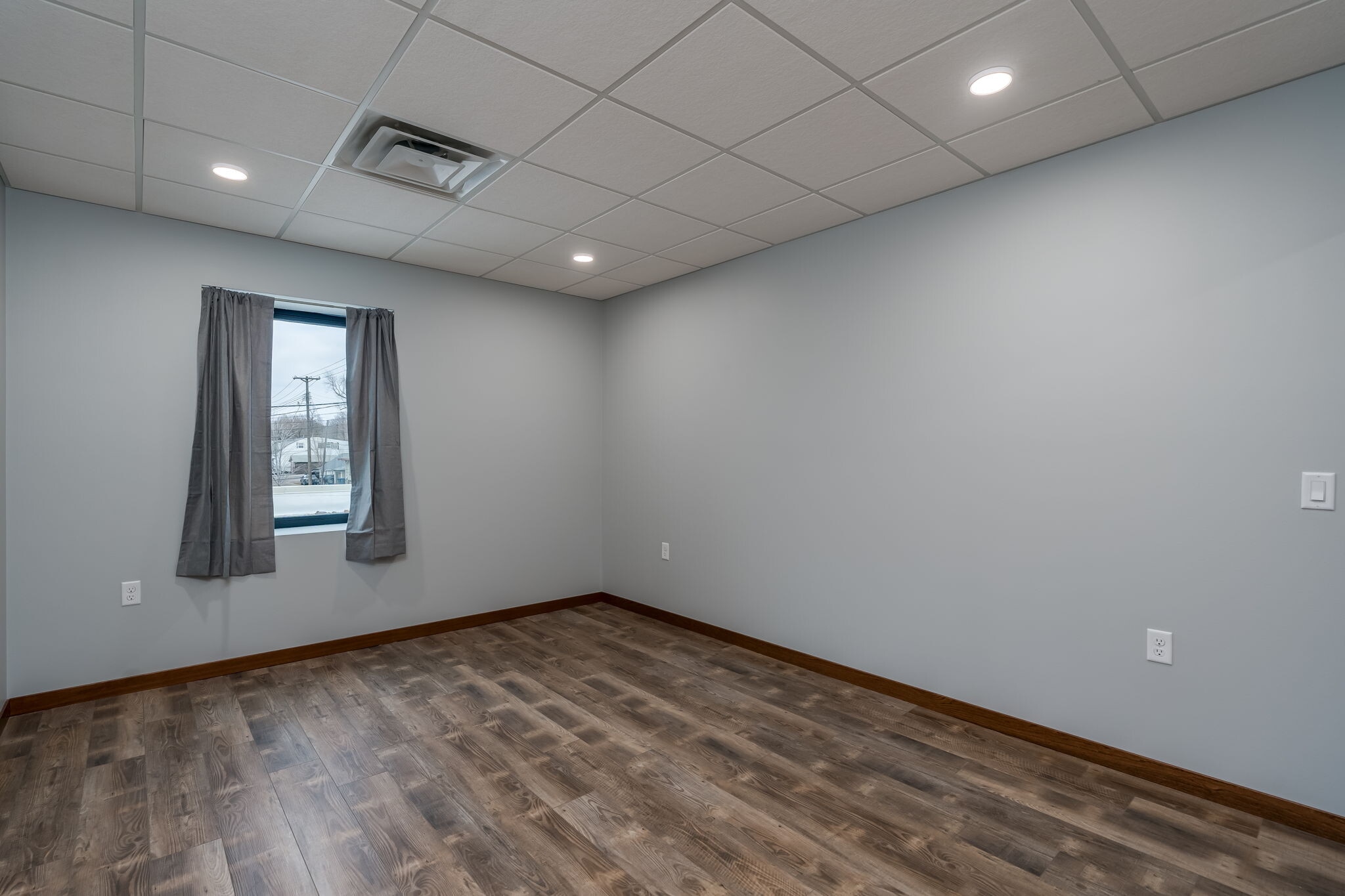 Bedroom 2 - 513 N Riverfront Dr