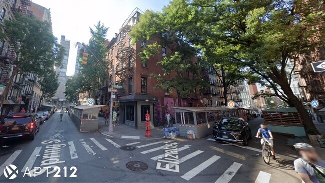 Building Photo - 18 Spring St