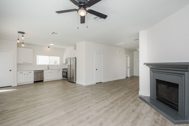 Building Photo - 9939 Farrell Dr