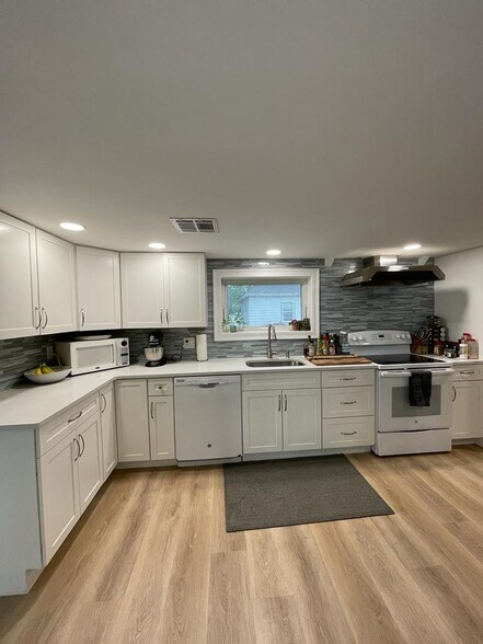 Kitchen - 15 River St