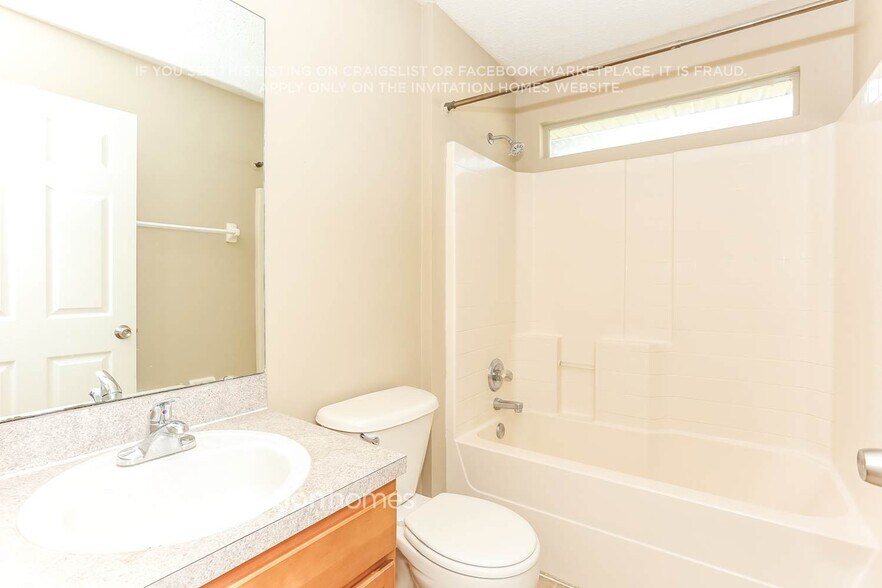 Building Photo - 10996 Apple Blossom Trail E