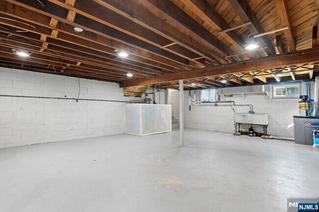 Building Photo - 234 Totowa Rd