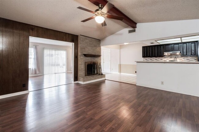 Building Photo - 4700 Franklin Park Dr