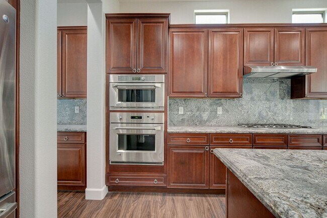 Building Photo - Anthem country Club Golf Community Beauty