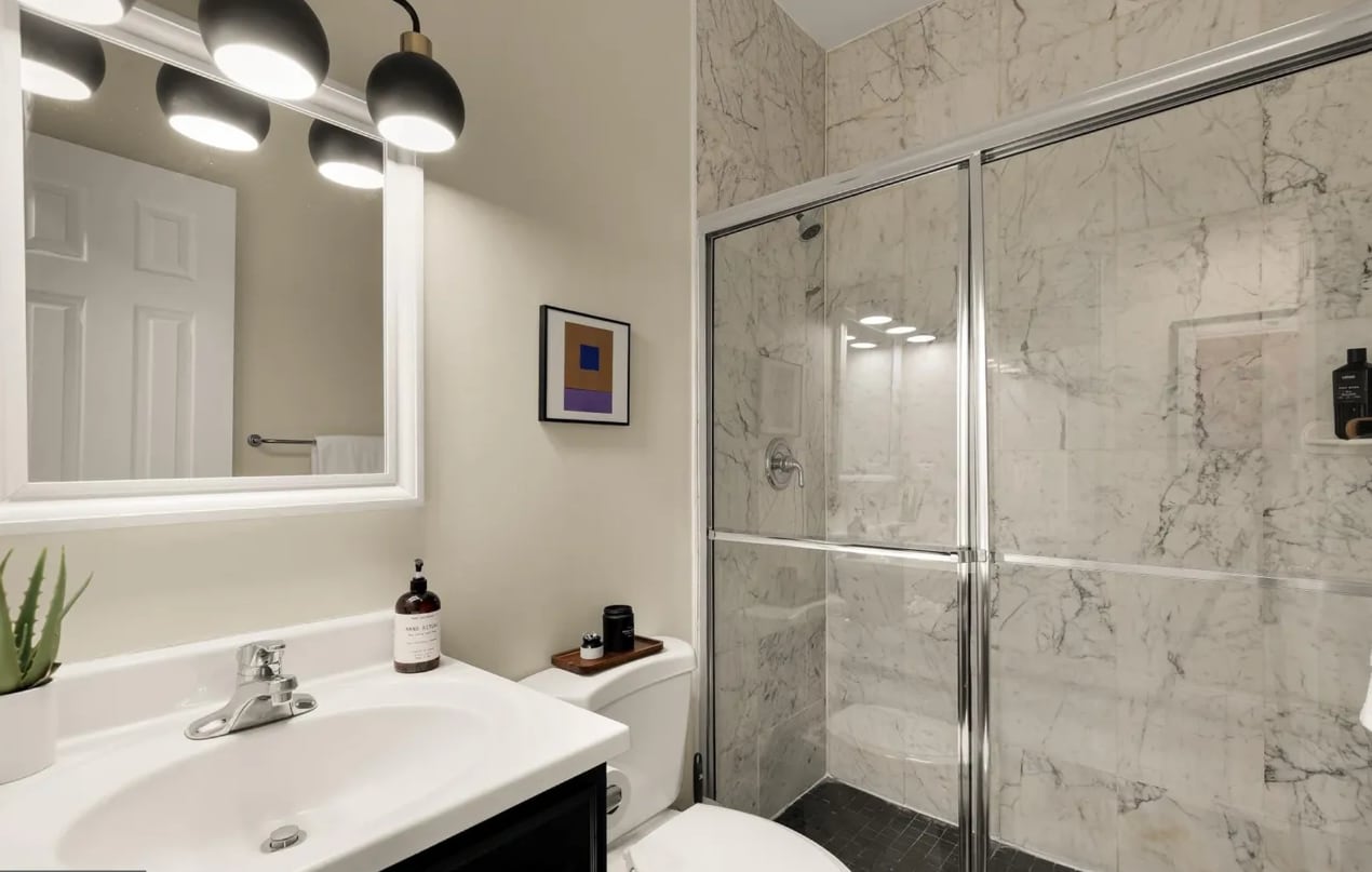 Building Photo - 1512 Park Rd NW