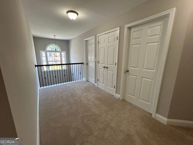Building Photo - 765 Scenic Creek Dr SW