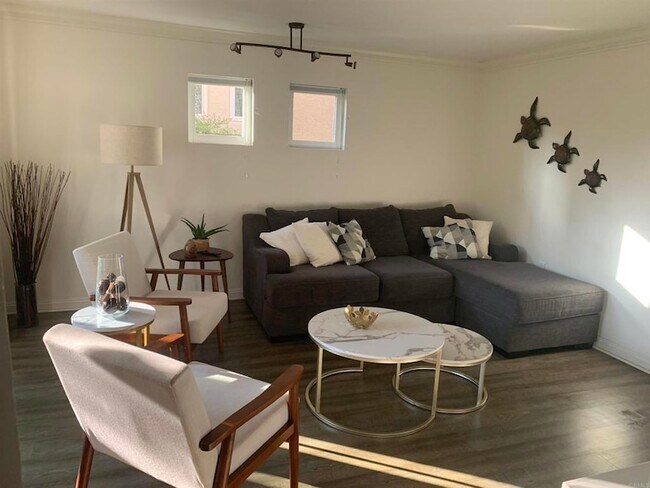 Building Photo - 201 Sea Cliff Way