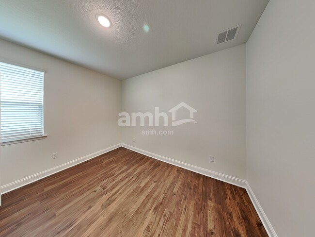 Building Photo - 42 Elcano Ln