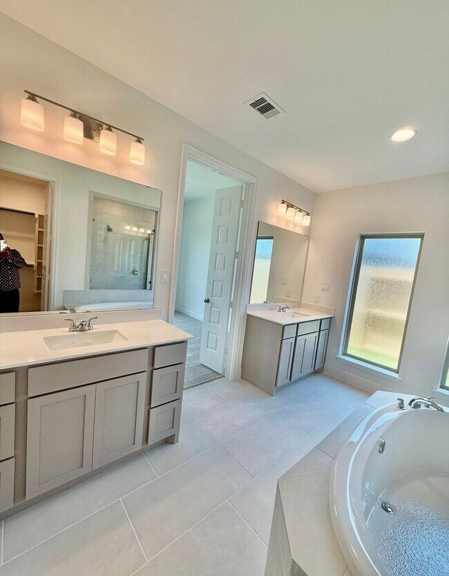 Building Photo - 30959 Radke Ests Dr