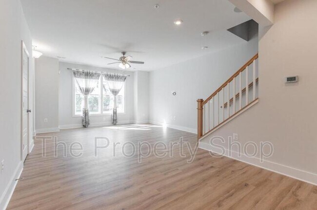 Building Photo - 2620 Lassen Pl