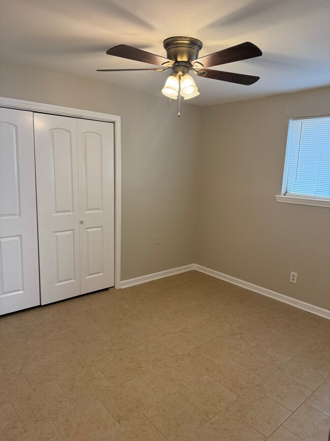 Building Photo - 7920 Dorsett Dr